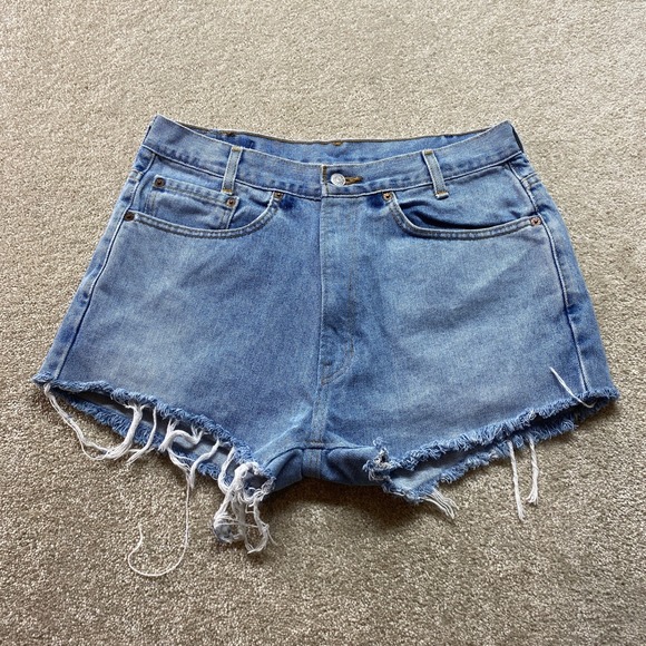 Levi's 550 Women's Denim Shorts Light Blue W34 L30 Distressed Cut off - Picture 1 of 8